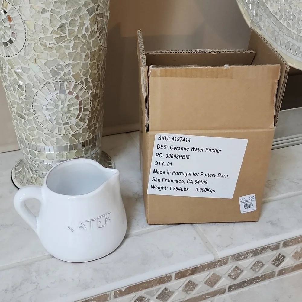 💧POTTERY BARN Ceramic Water Pitcher💧